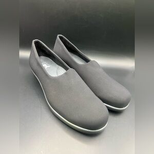 SAS- Womens Black Slip-On Shoes,‎ Size: 9-1/2M, Pre- Owned